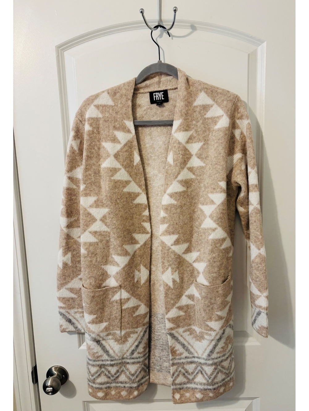 Frye Women's Beige and White Geometric Patterned Open Front Cardigan Sweater